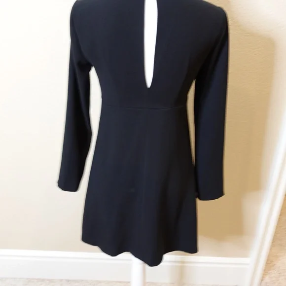 Zara Black Long Sleeve Crepe Shift Dress with Keyhole Back - Picture 5 of 12
